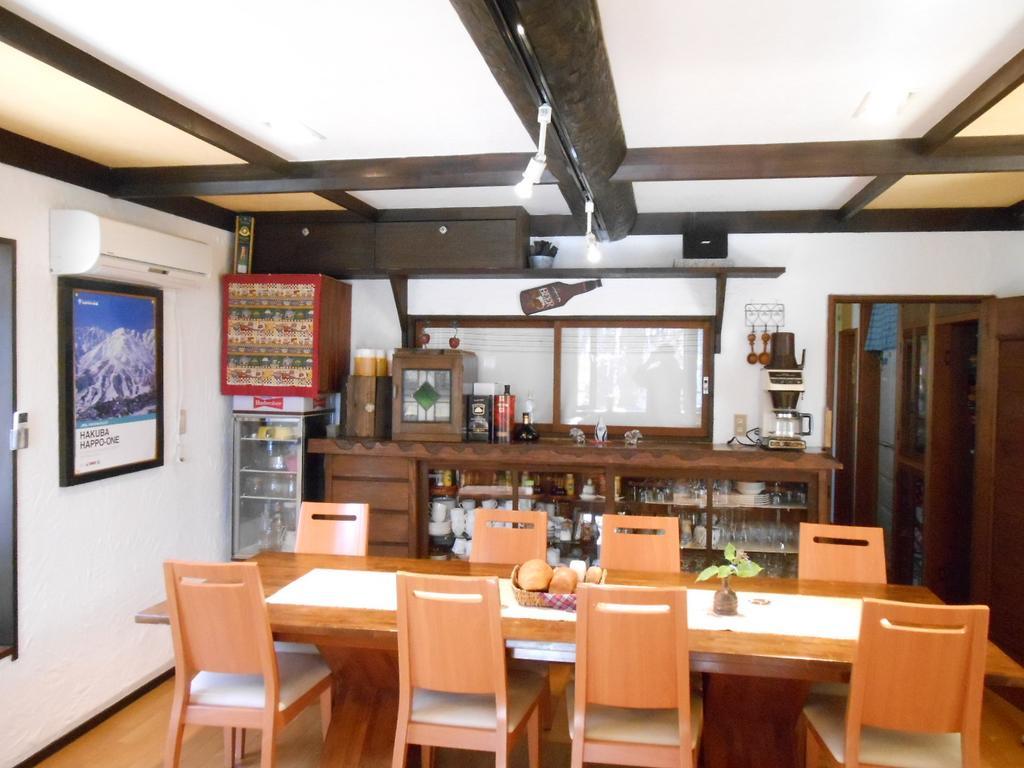 האקובה Pension Nugget Inn מראה חיצוני תמונה