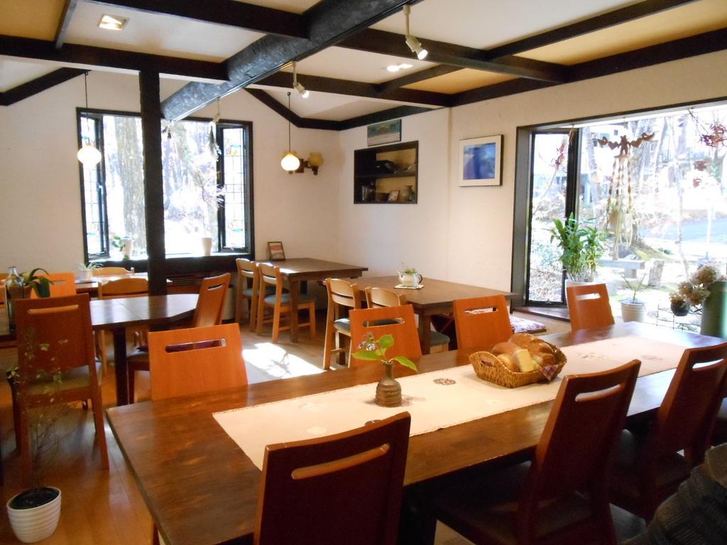 האקובה Pension Nugget Inn מראה חיצוני תמונה